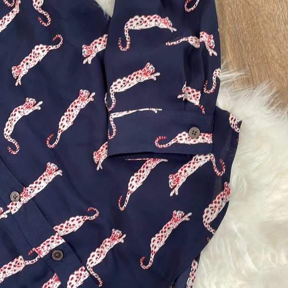 Loft Jaguar Leopard Navy Blue Roll Tab Sleeve Button Down Shirt Size Medium - Picture 6 of 11